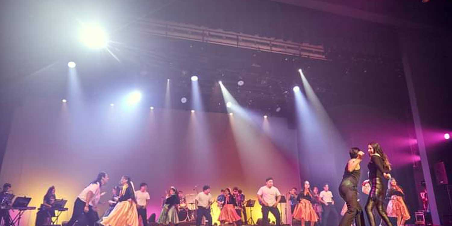 La magia de la música es incomparable - El elenco de danza moderna y la banda de rock de la UPAO dieron vida a Dancing Rock